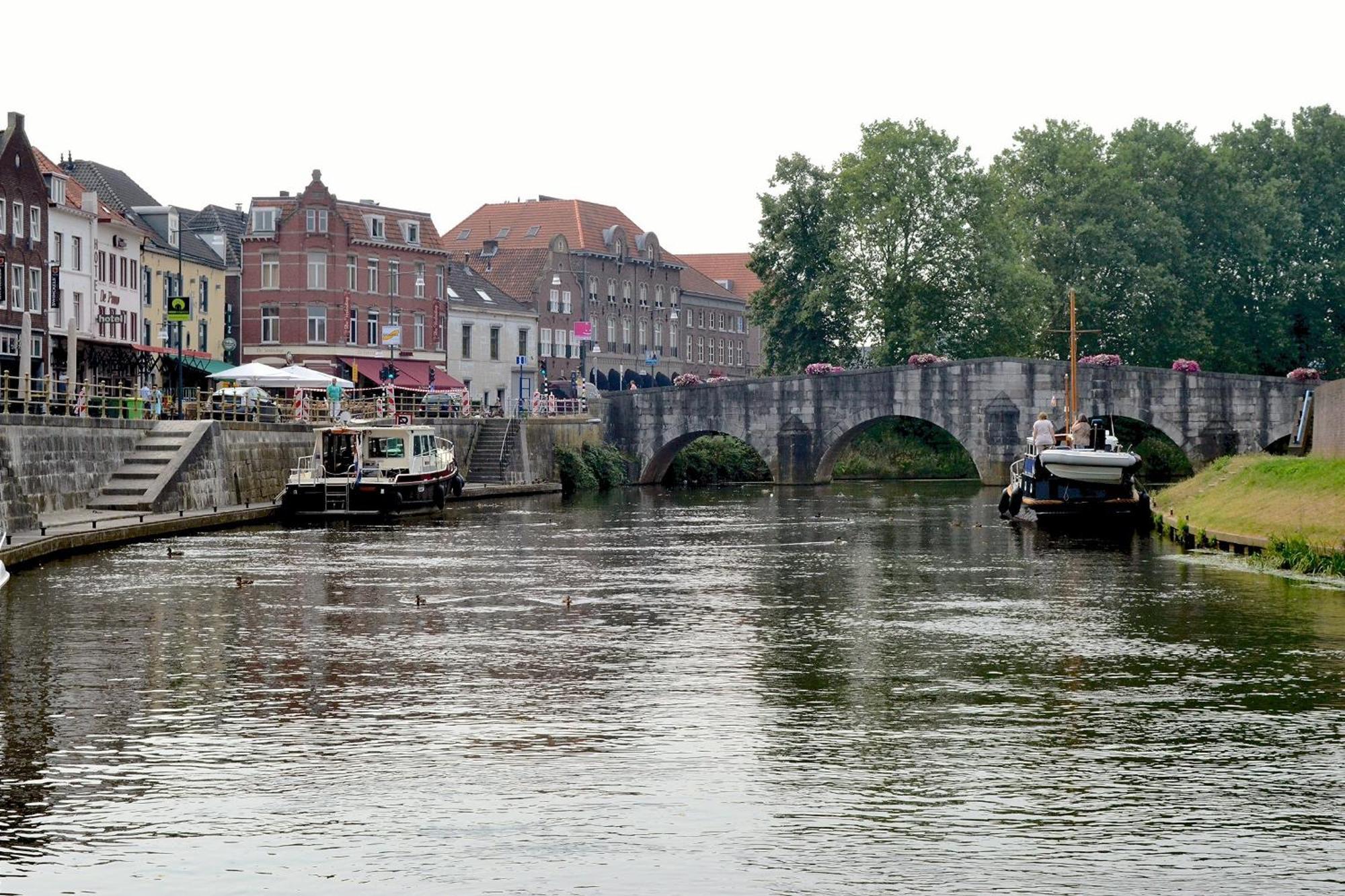 Hotel En Grand Cafe De Pauw Roermond Kültér fotó