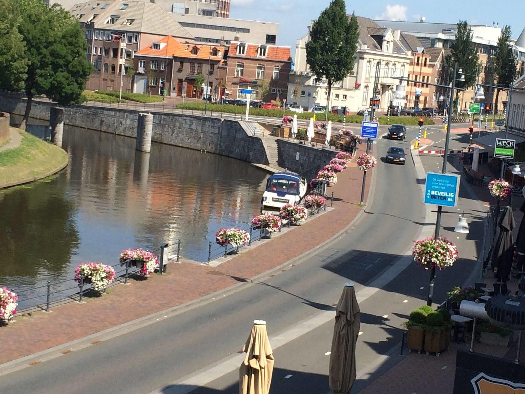 Hotel En Grand Cafe De Pauw Roermond Kültér fotó